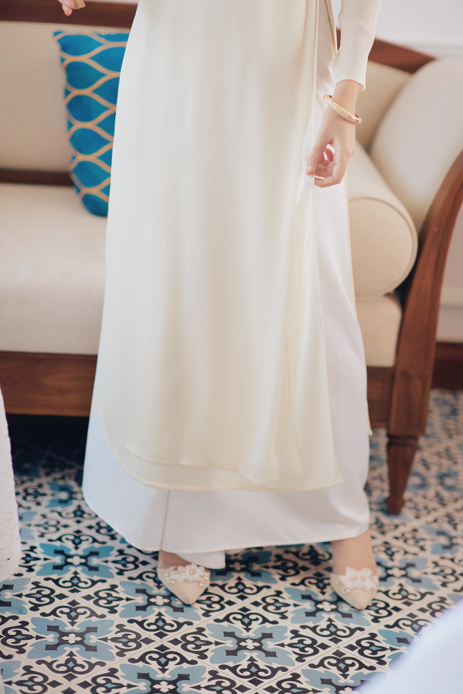 Áo dài Dáng suôn cổ tròn Thi Hạ - Kem nhạt