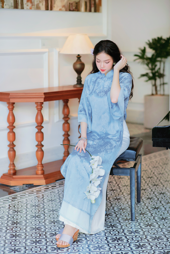 Áo dài gấm dáng suôn Yên Cảnh - Xanh biển nhạt