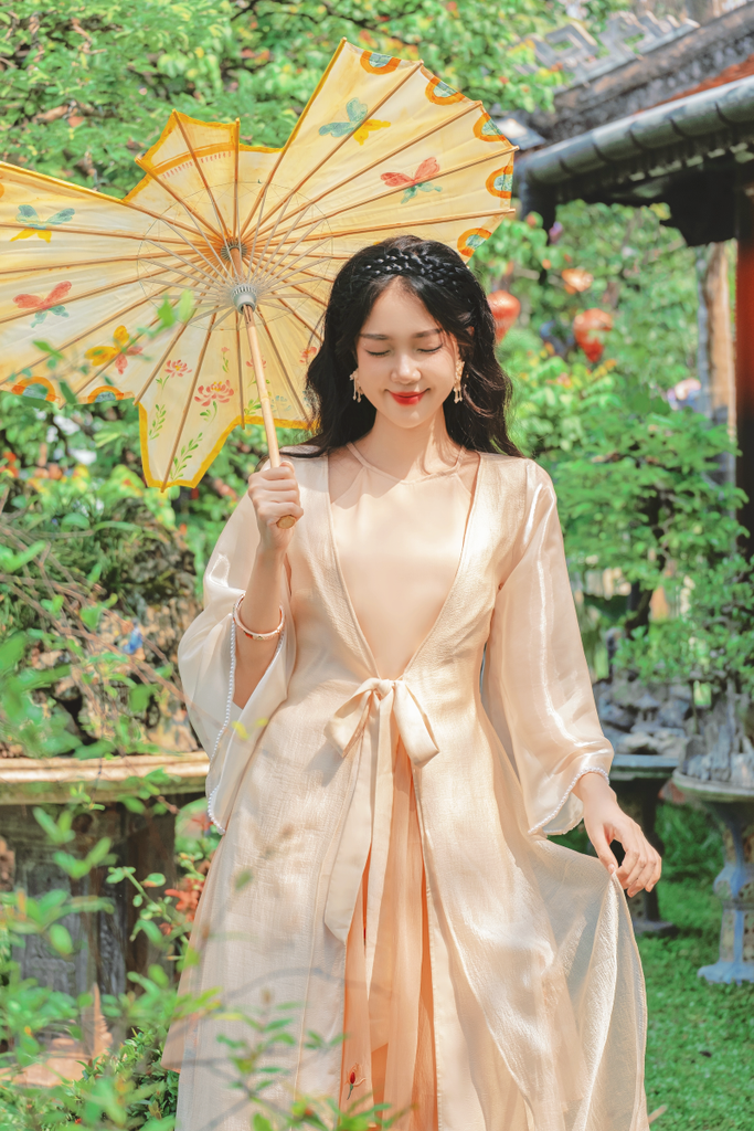 Áo khoác tứ thân Xuân Huyên - Kem nhạt