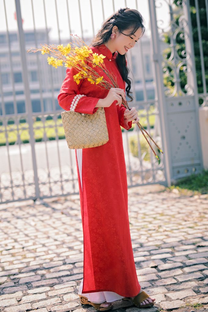 Áo dài Kiểu xưa Xuân Thời - Gấm đỏ