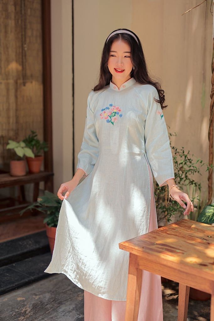 Áo dài linen Thêu tay Lam Hoa