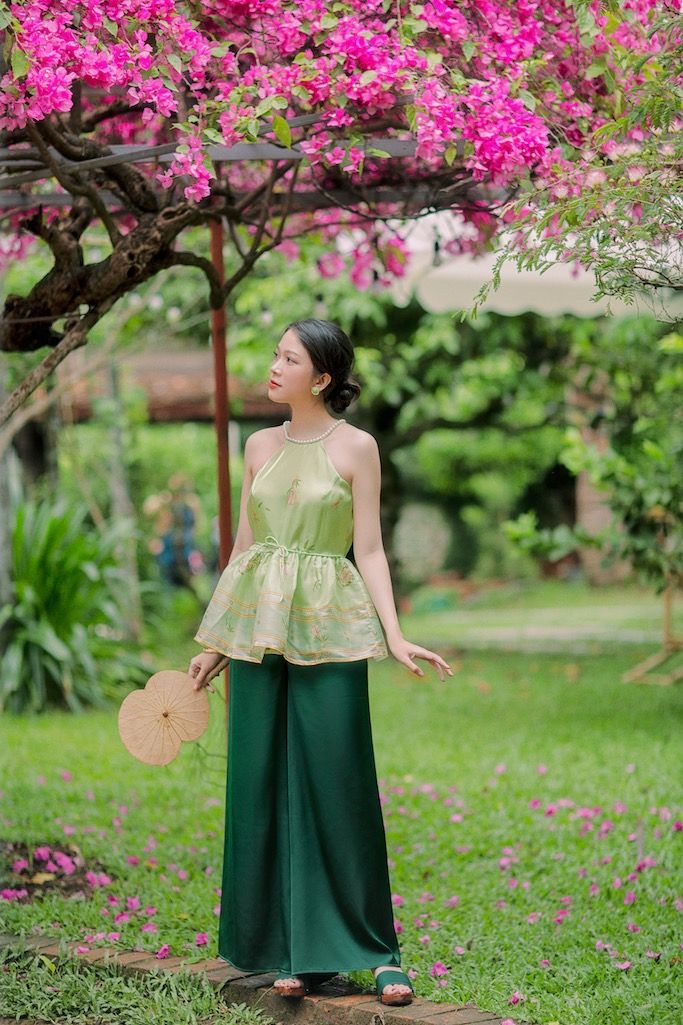 Đầm Hồng Xòe Cổ Yếm Chéo Eo  ANNSHOPVN