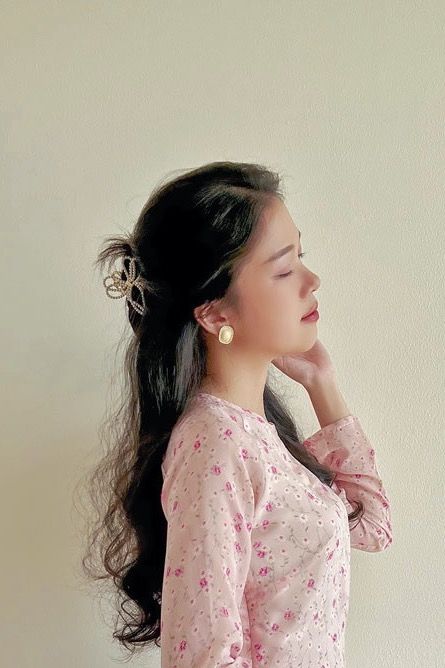 Hoa tai D1917 Đá vuông kem retro