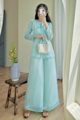 Quần Vân Chi - Xanh biển