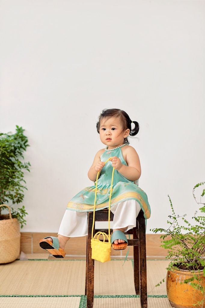 Áo yếm xòe organza Hoa Niên Ca BÉ - Xanh ngọc