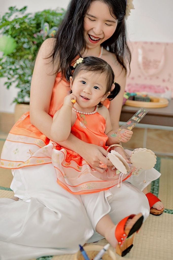 Áo yếm xòe organza Hoa Niên Ca BÉ - Cam