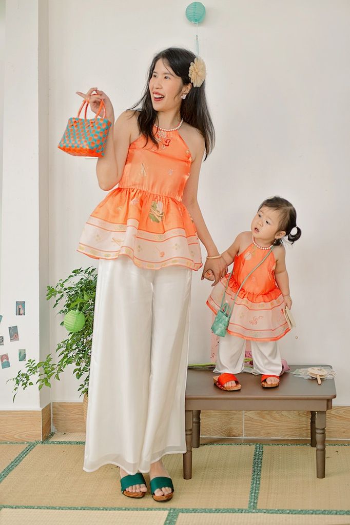 Áo yếm xòe organza Hoa Niên Ca BÉ - Cam