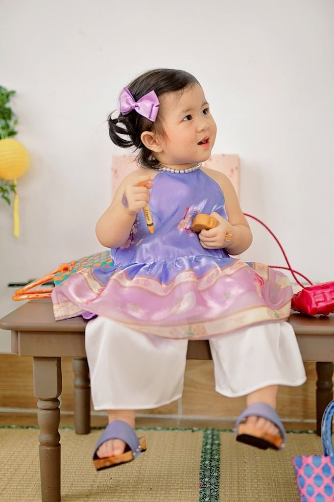 Áo yếm xòe organza Hoa Niên Ca BÉ - Tím