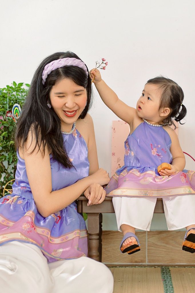 Áo yếm xòe organza Hoa Niên Ca BÉ - Tím