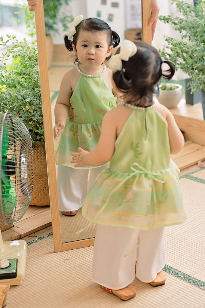 Áo yếm xòe organza Hoa Niên Ca BÉ - Xanh cốm