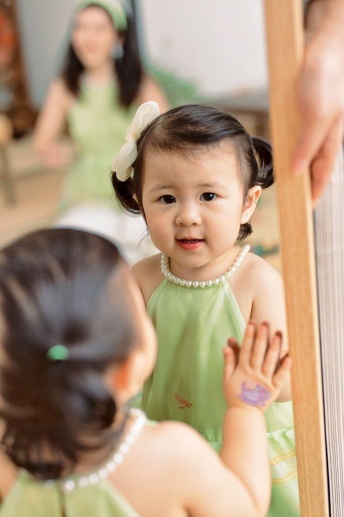 Áo yếm xòe organza Hoa Niên Ca BÉ - Xanh cốm