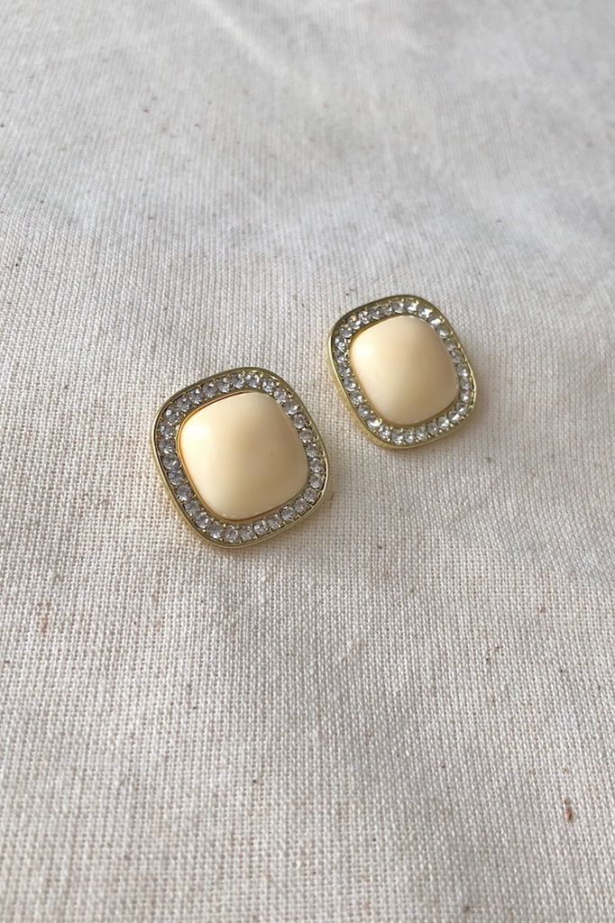 Hoa tai D1917 Đá vuông kem retro