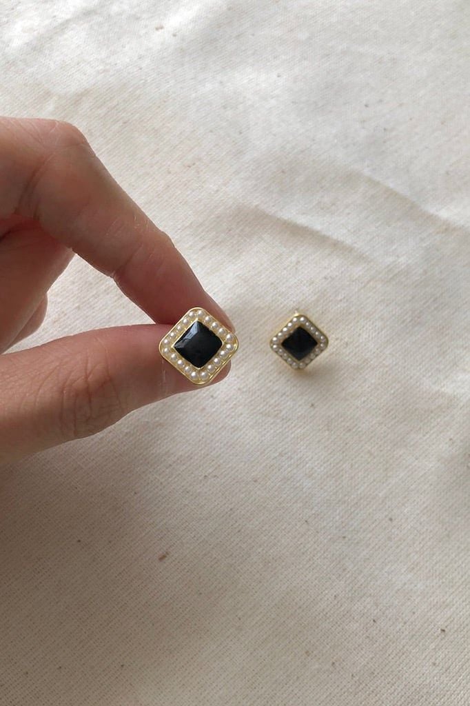 Hoa tai D1909 Đá đen hình thoi nhỏ