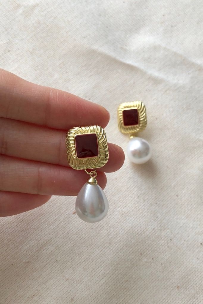 Hoa tai D1911 Đá nâu vuông phối hạt ngọc bầu dục