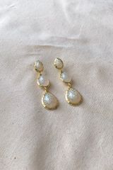 Hoa tai D1910 Chùm đá trắng trong 3 tầng