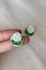 Hoa tai D2009 Hoa tai hoa hồng trắng lá xanh tròn