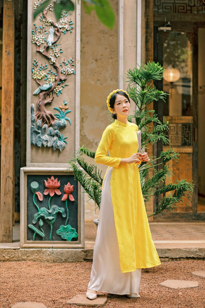 Áo dài Truyền thống Gấm Khuê Gia - Vàng dệt hoa