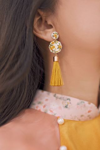 Hoa tai DN131 Đất nung hoa mai vàng tua rua