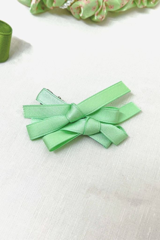 Kẹp tóc KE-028 nhỏ nơ đôi xanh mint