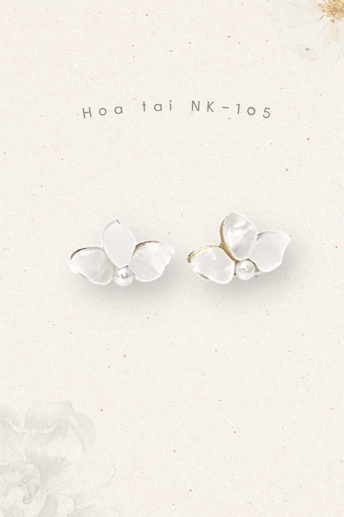 Hoa tai NK-105 hoa trắng đục nhỏ đính hạt ngọc