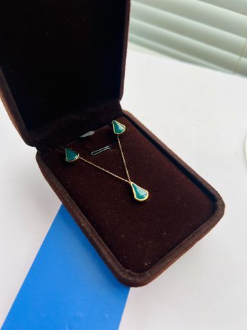 Hoa tai vàng 10K mặt đá Achates màu Green size 10x7x3 HRBD-013