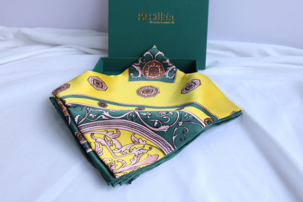 Khăn lụa tơ tằm tự nhiên Việt Nam Màu vàng 90*90cm