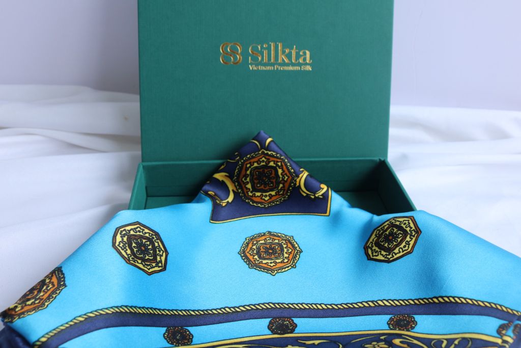 Khăn lụa tơ tằm tự nhiên Việt Nam Màu Xanh Blue 90*90cm