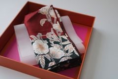 Khăn lụa tơ tằm tự nhiên Việt Nam Nguyệt quang chiếu hạ hoa viên