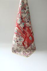 Khăn lụa tơ tằm tự nhiên Việt Nam Khu vườn mùa thu - màu đỏ