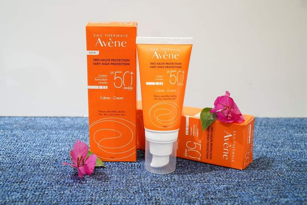 KEM CHỐNG NẮNG AVENE SPF50+ dành cho da khô, nhạy cảm, mẫu tuýp có vòi