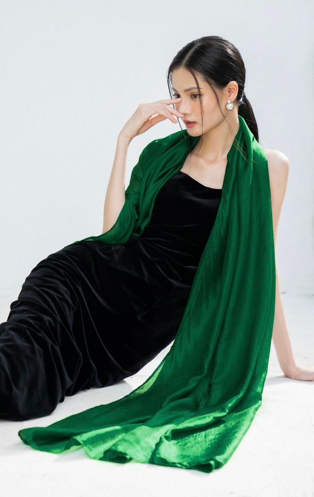 Khăn lụa trơn dài màu hồng Rose