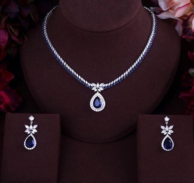 Bộ trang sức vòng cổ, hoa tai kim cương - đá Sapphire/ Lam ngọc BTS046