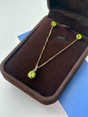 Hoa tai vàng 10K mặt đá Peridot sz 5.5 HRBD-004