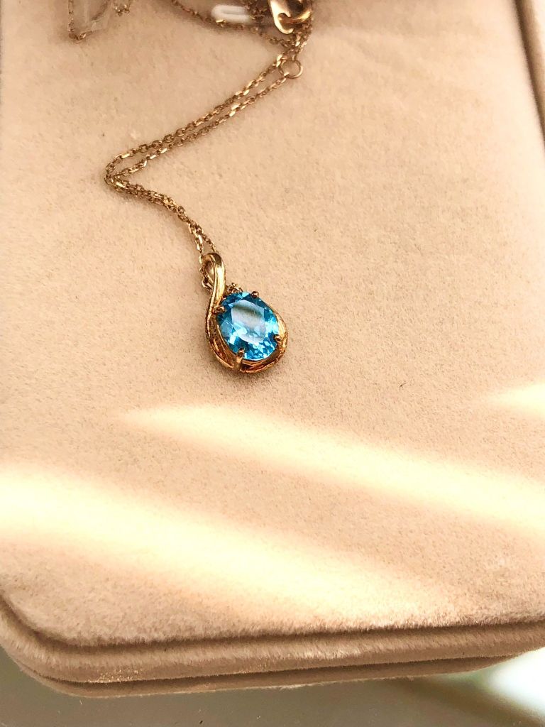 Vòng cổ vàng 10K mặt đá Topaz sz 7.5x5.7x3.5 HRBD-016