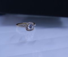 Trang sức N.K18.YG đá CZ chủ 5mm 18YCZCZN90038.1