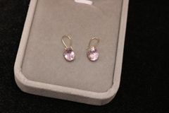 Hoa tai đá Amethyst