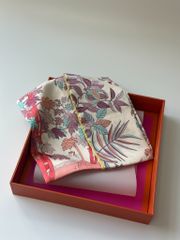 Khăn lụa tơ tằm tự nhiên Việt Nam Khu vườn mùa thu - màu đỏ