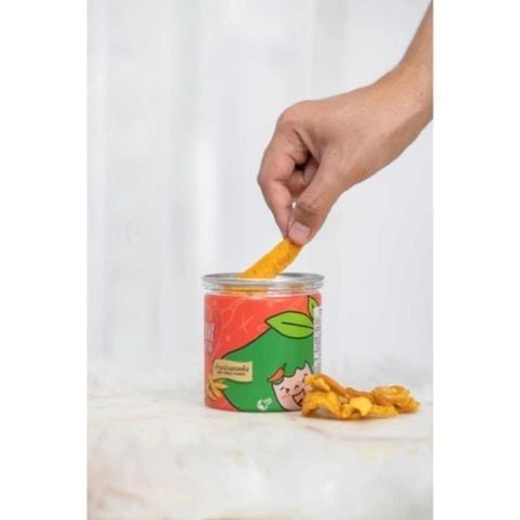  Xoài sấy cay Love Farm 120 g 