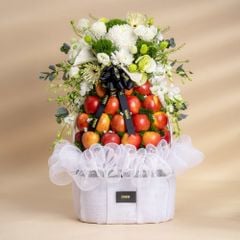 Phần Quà Flower And Red Apple Gift Basket sang trọng tại Farmers Market