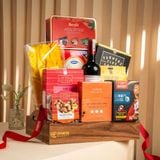 Giỏ Quà Rượu Vang Đỏ và Hạt Dinh Dưỡng Tinh Tế 