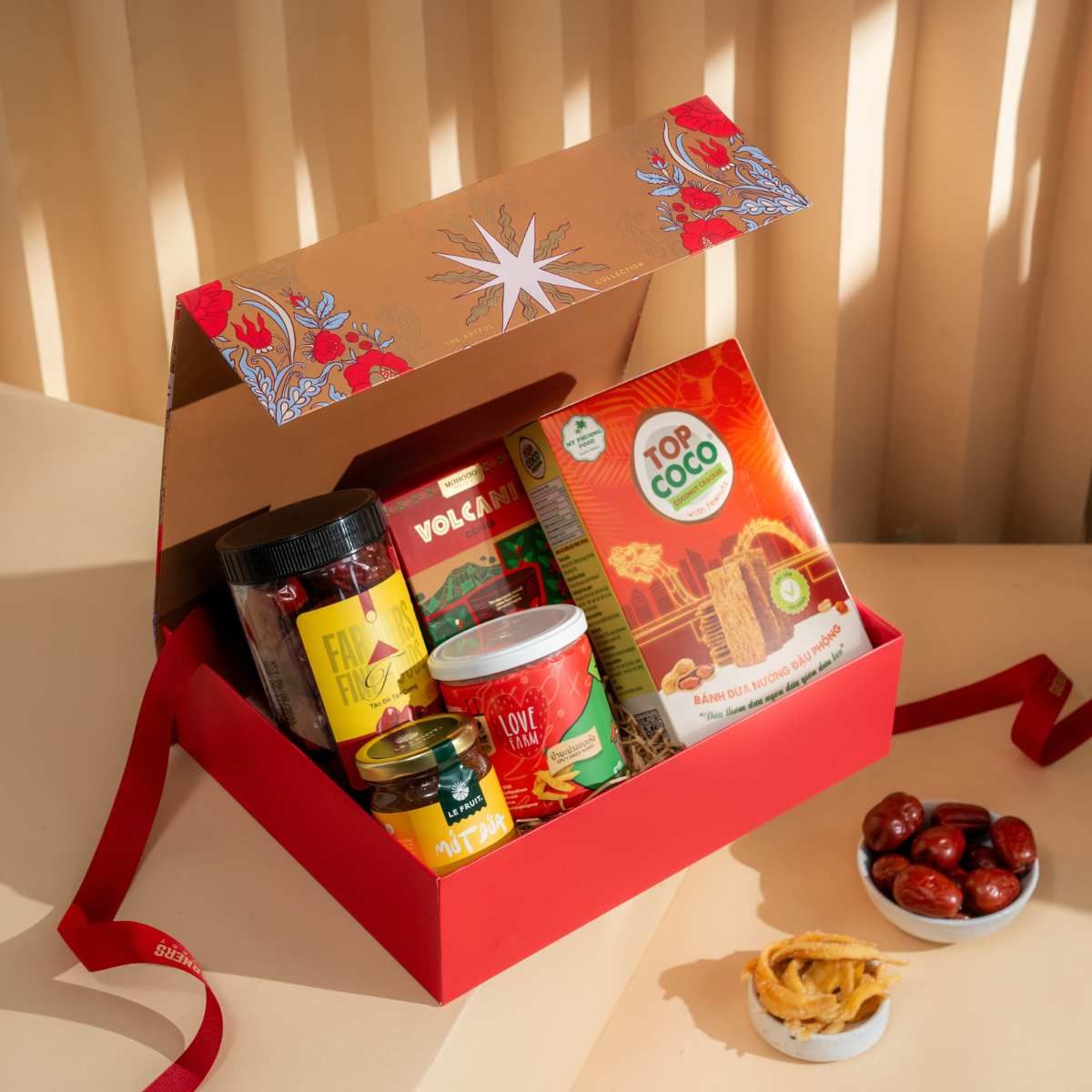  Hộp Quà Ăn Vặt Tone Vàng Đỏ Cơ Bản 