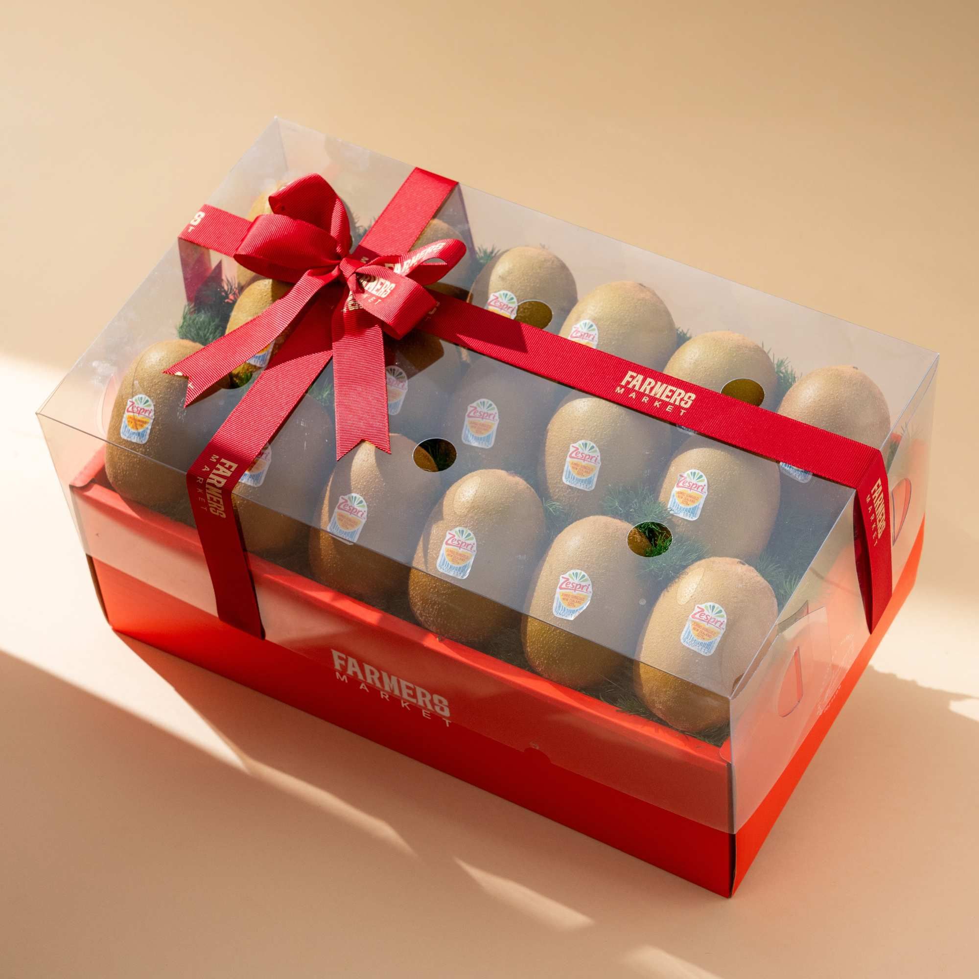  Hộp quà Kiwi vàng tone đỏ tinh tế 