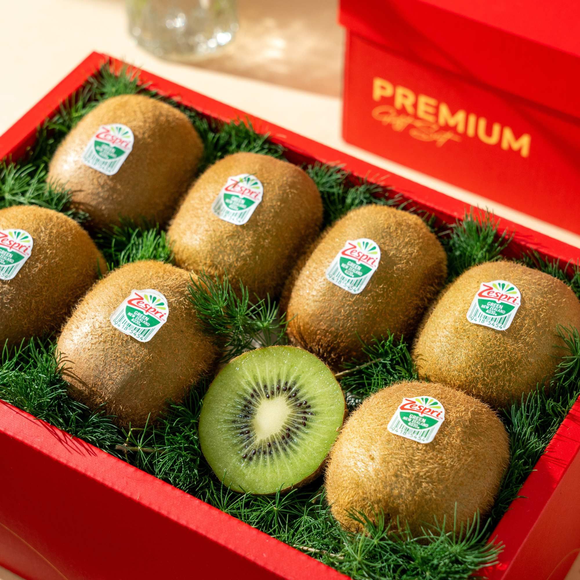  Hộp Quà Kiwi Xanh Tone Đỏ Cơ Bản 