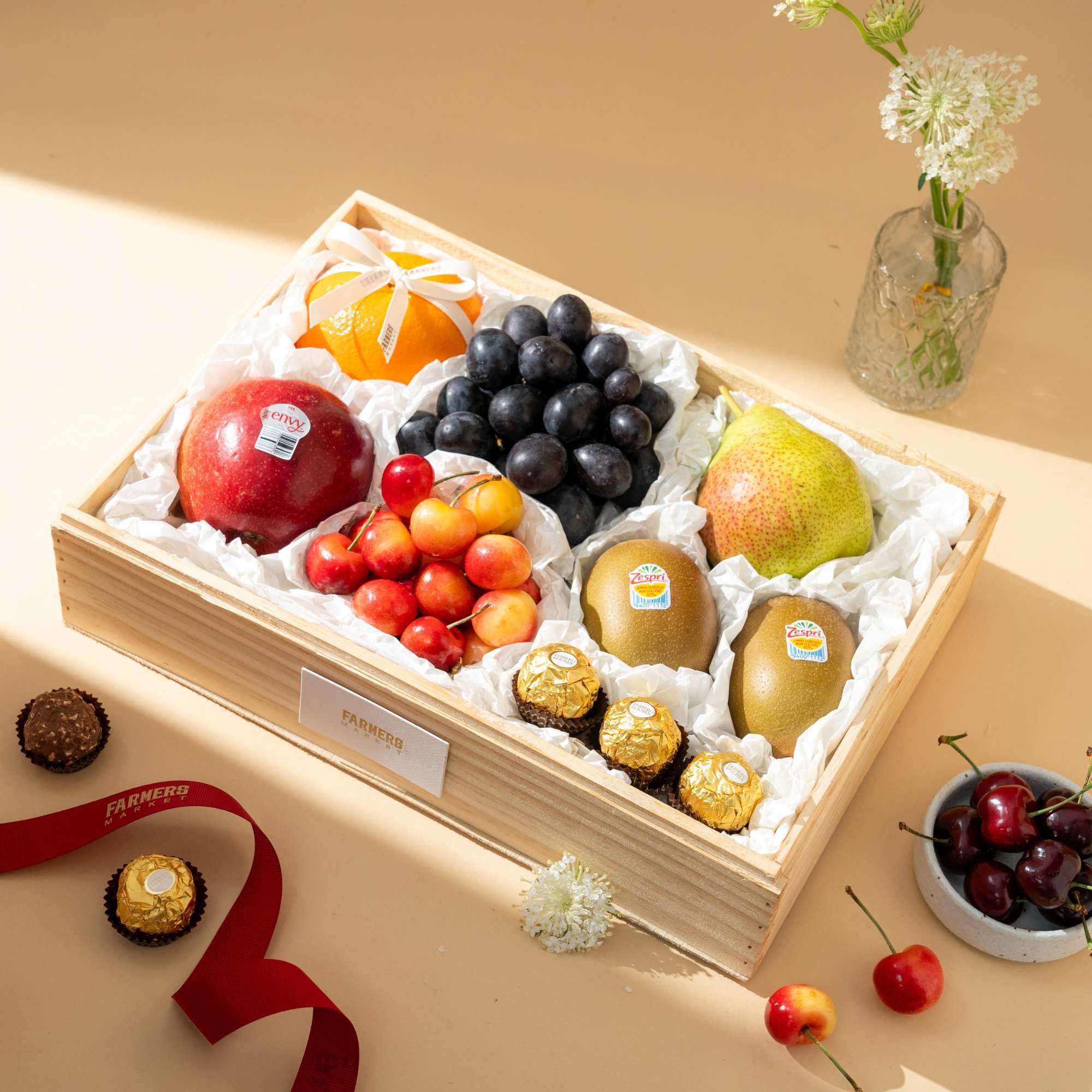  Hộp Quà Trái Cây Tươi Và Socola Thanh Lịch 