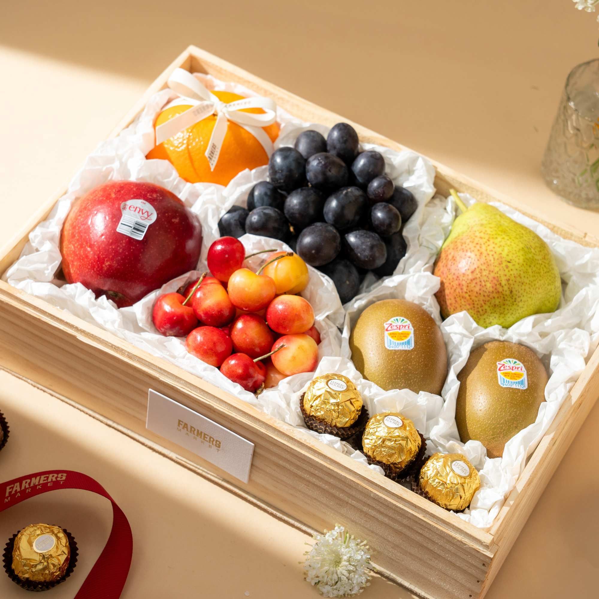  Hộp Quà Trái Cây Tươi Và Socola Thanh Lịch 