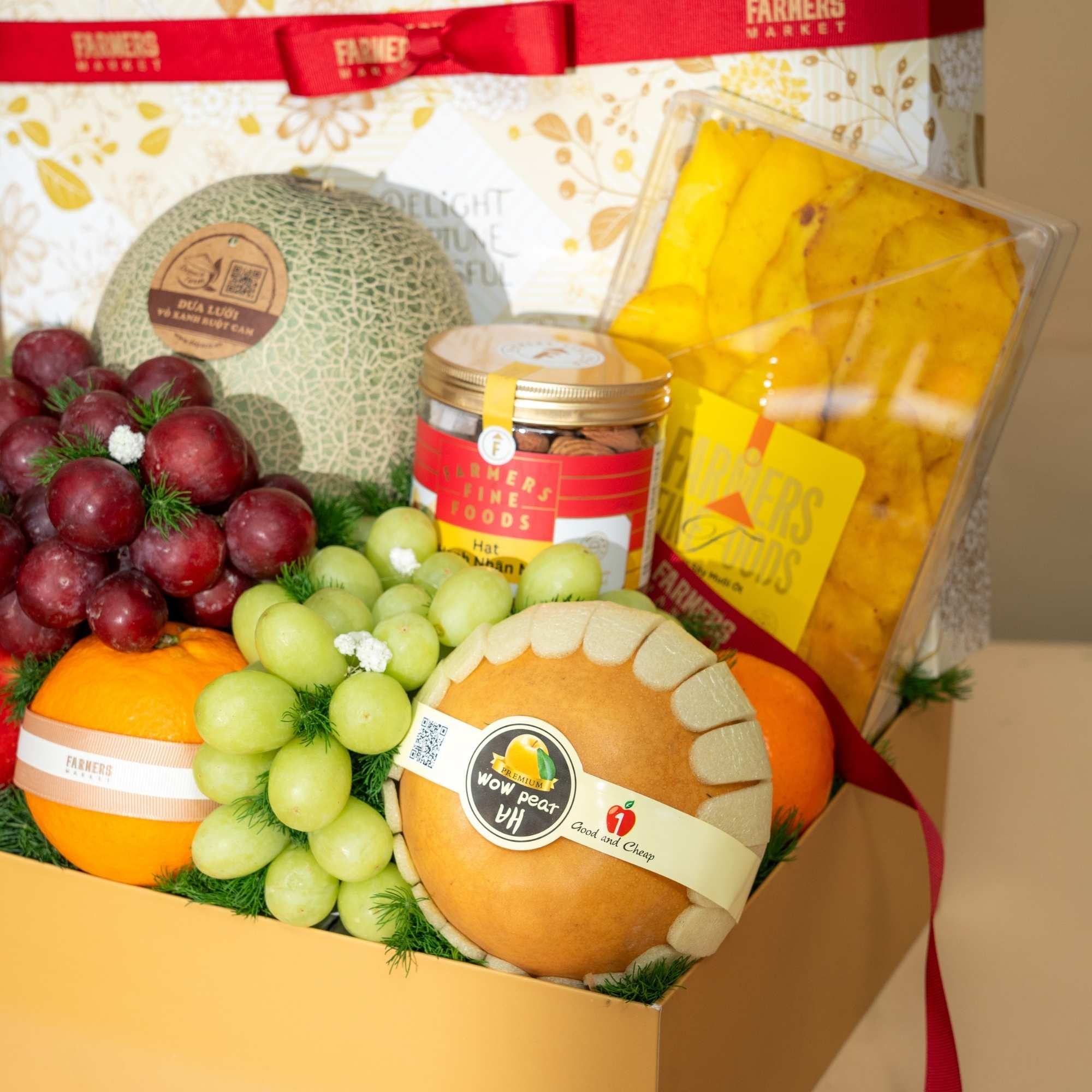  Hộp Quà Trái Cây Và Ăn Vặt Tone Kem Thanh Lịch 