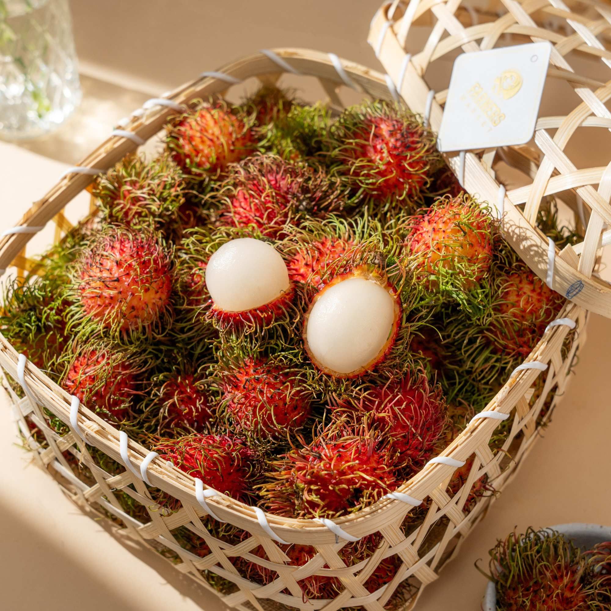  Hộp Tre Đan Chôm Chôm Giống Thái 