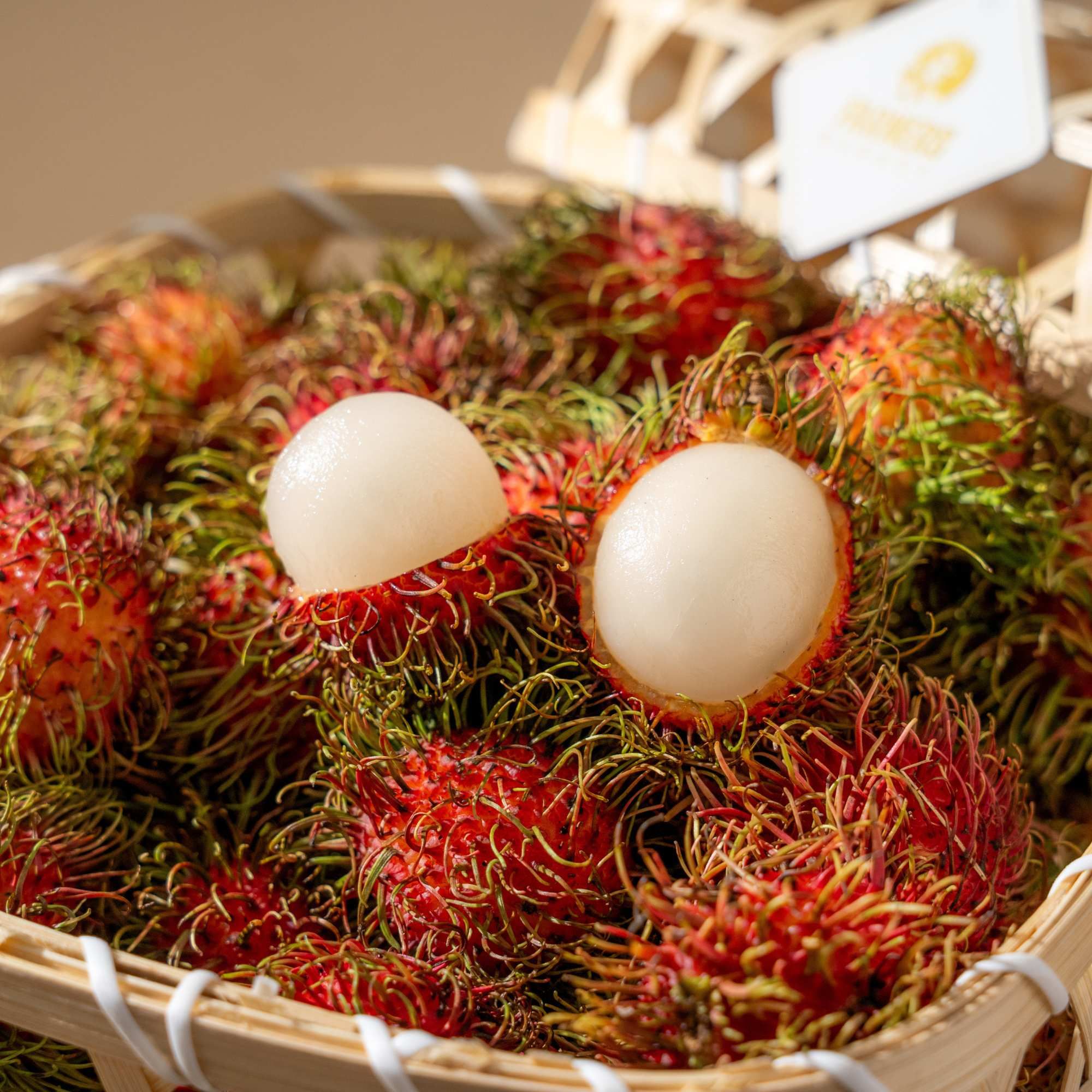  Hộp Tre Đan Chôm Chôm Giống Thái 