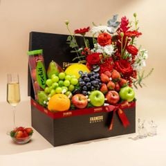 Hộp quà hoa và trái cây tone đen đỏ thanh lịch tại Farmers Market