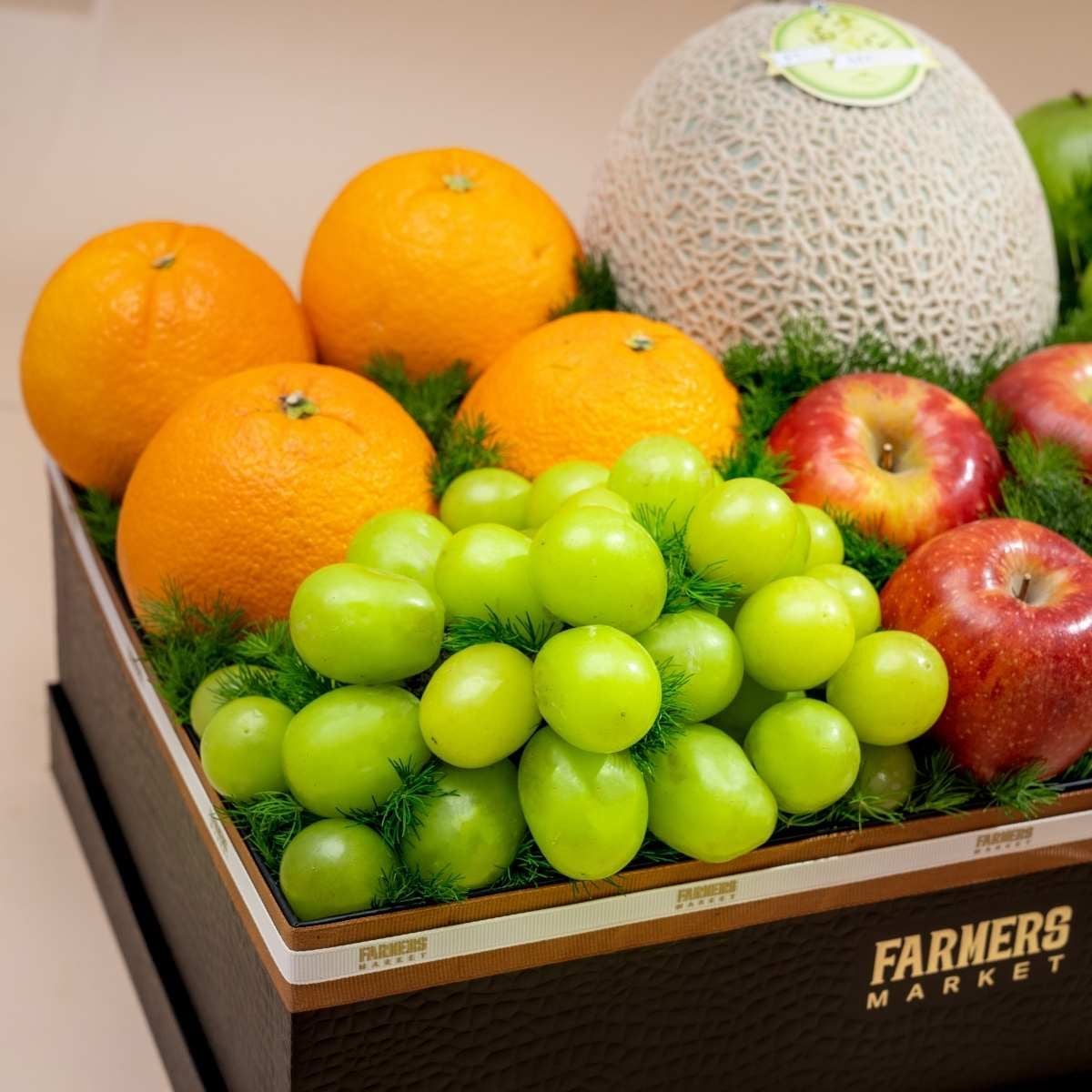  Hộp Quà Trái Cây Hỗn Hợp Tone Đen Thanh Lịch 